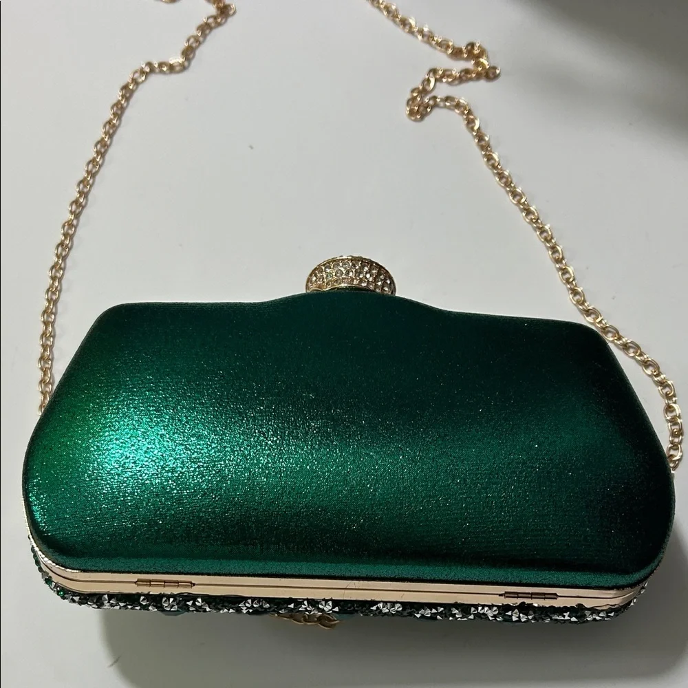 Emerald Crystal Evening Clutch with Gold Chain - Picture 4 of 16